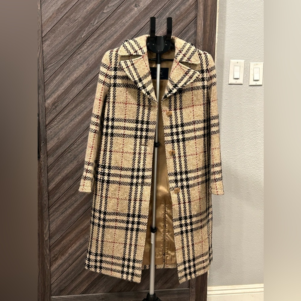 Authentic Burberry Jacket (Size 8)